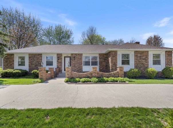 502 Oak Park Boulevard, Cedar Falls, IA 50613