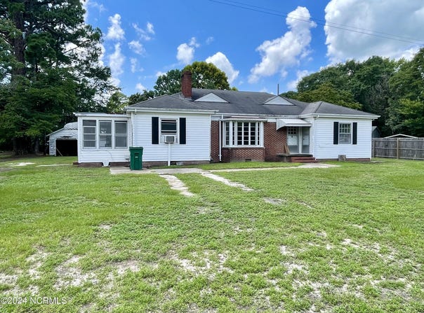 1810 Us Highway 17, Williamston, NC 27892