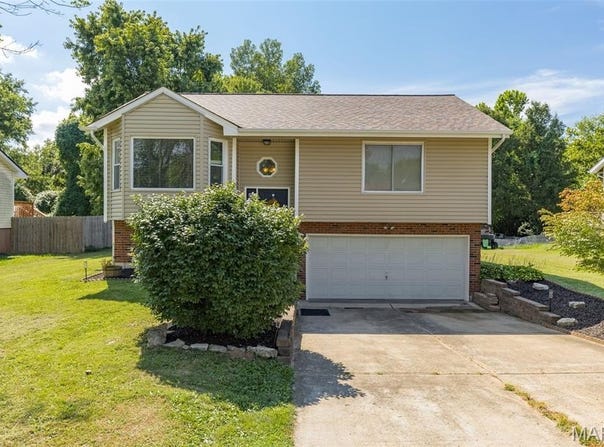 813 Virginia Avenue, Festus, MO 63028