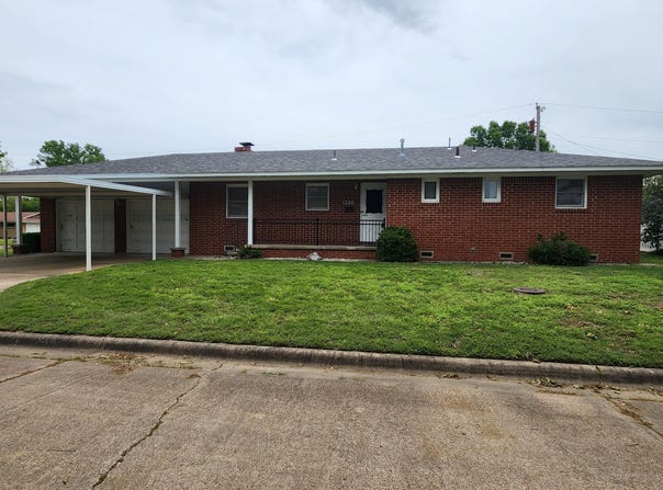 1220 D Street NE, Miami, OK 74354