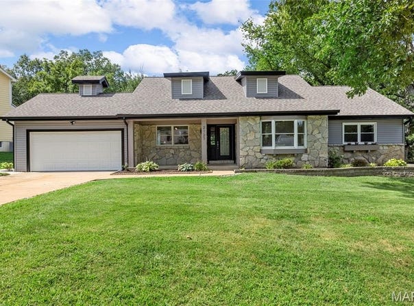 2127 Park Forest Drive, Chesterfield, MO 63017