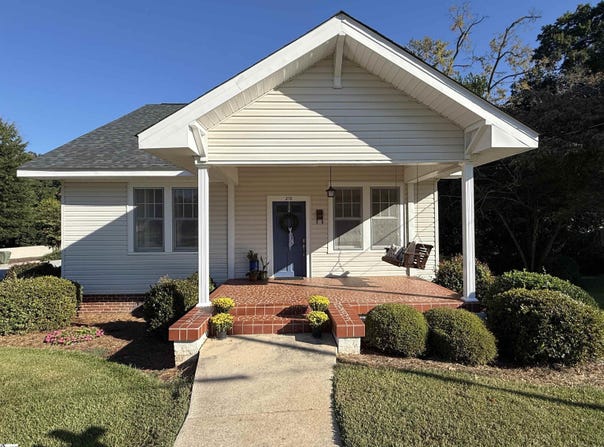 210 W Maple Street, Clinton, SC 29325