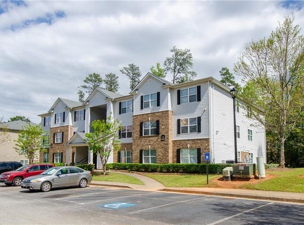 10104 Fairington Ridge Circle, Lithonia, GA 30038