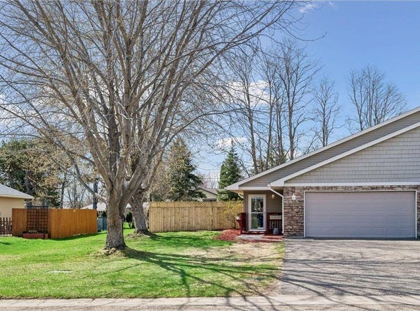 1135 Hidden Lane, New Richmond, WI 54017