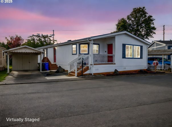 570 N 10TH Ave, Cornelius, OR 97113