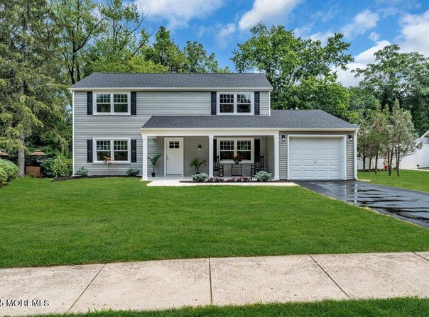 8 Imperia Place, Aberdeen, NJ 07747