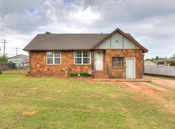 1016 Maple Avenue, Yukon, OK 73099