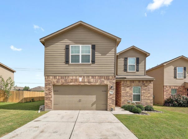 660 Yearwood LN, Jarrell, TX 76537