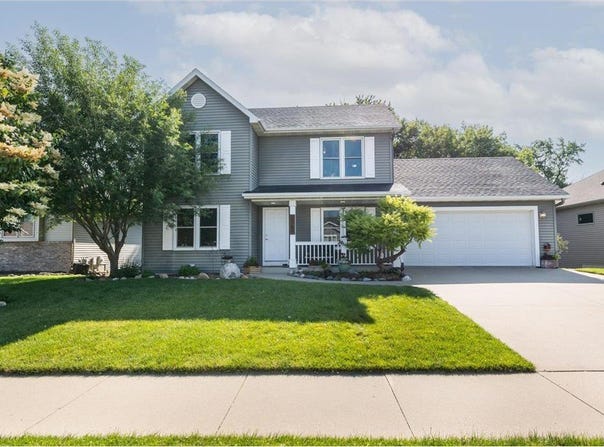 1760 Spruce Meadows Drive SE, Rochester, MN 55904