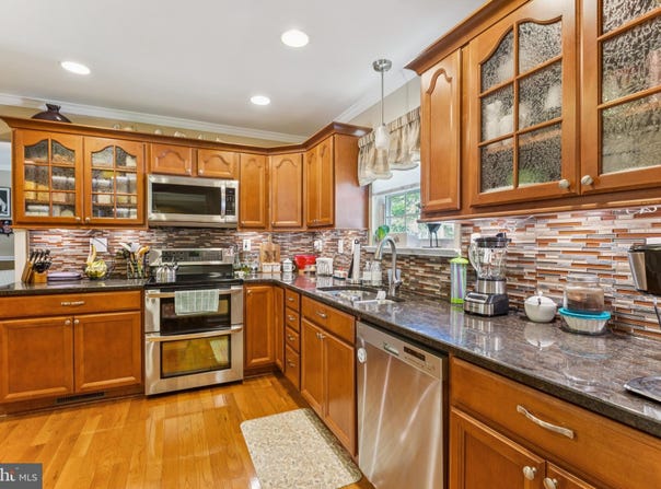 351 9TH STREET, COLONIAL BEACH, VA 22443