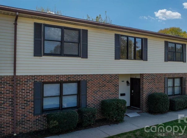 525 12th Street SW, Hickory, NC 28602