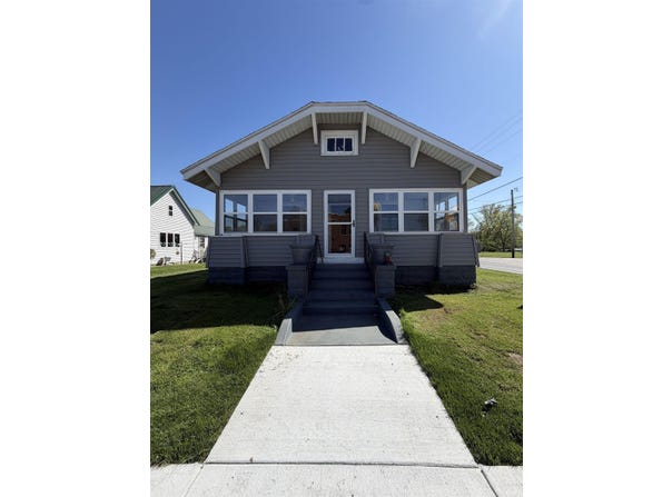 8006 E Main Street, Dugger, IN 47848