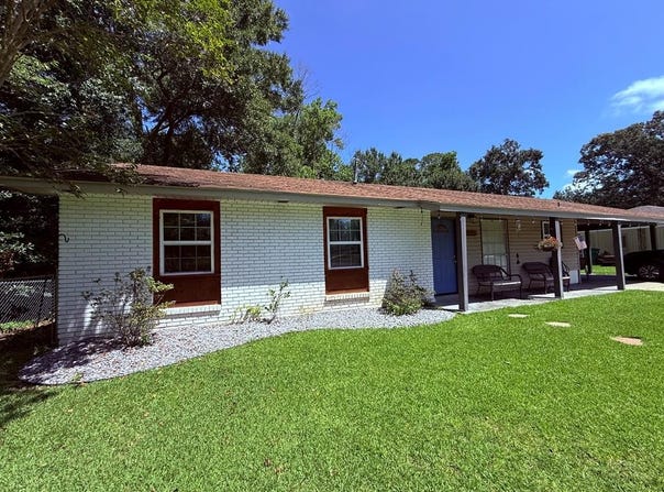 2140 Crestwood Dr, Picayune, MS 39466