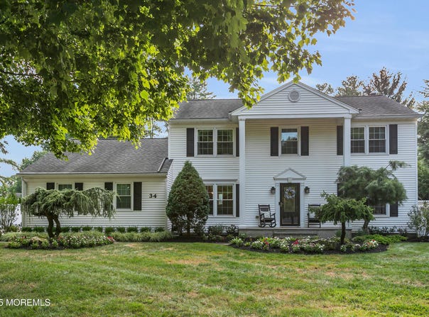 34 Green Meadow Boulevard, Middletown, NJ 07748