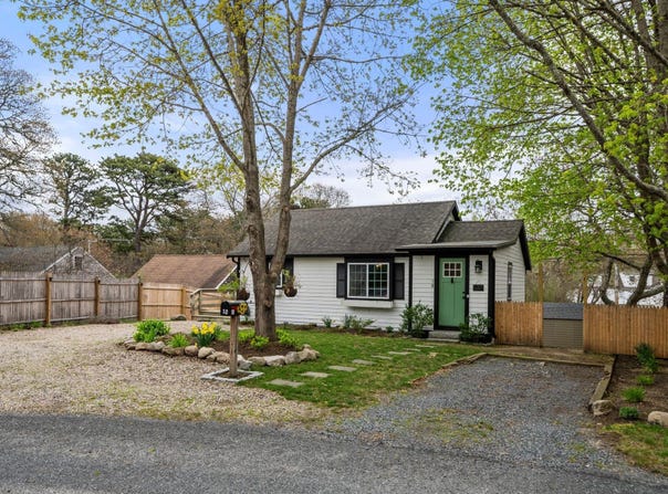 18 Race Road, West Yarmouth, MA 02673