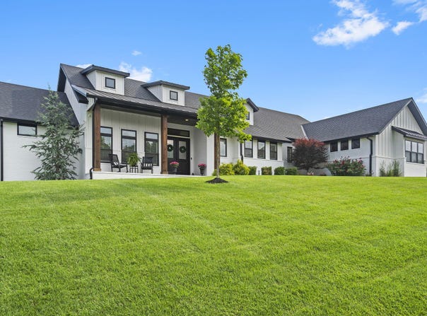 3956 E Burks Place, Springfield, MO 65809