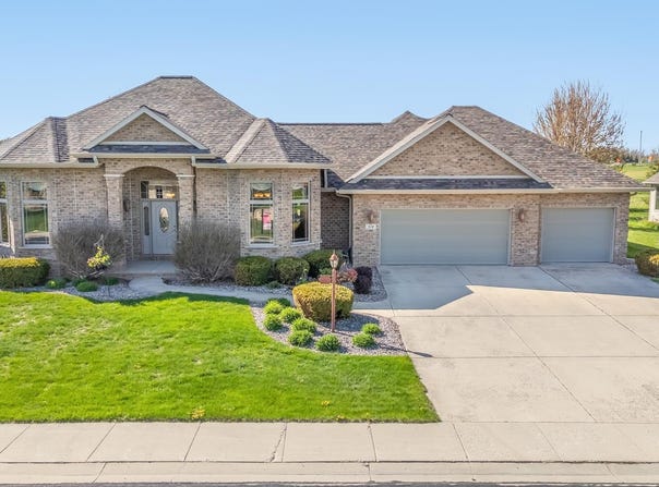 514 ROYAL ST PATS Drive, WRIGHTSTOWN, WI 54180
