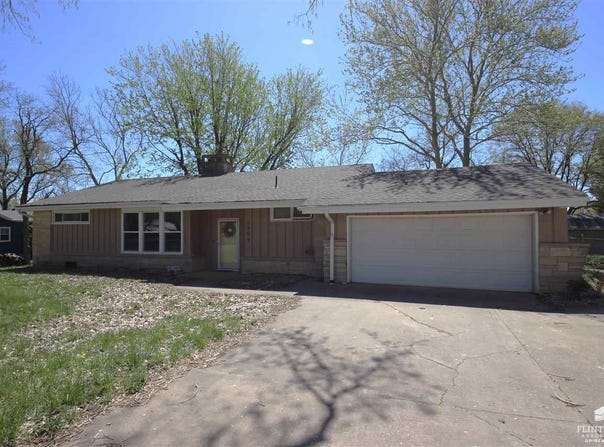 2909 Wayne Drive, Manhattan, KS 66502