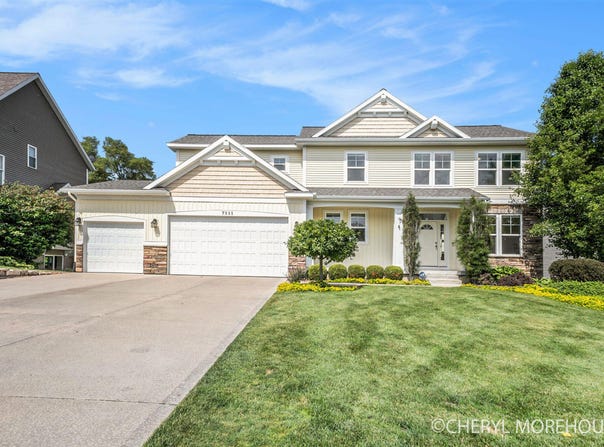 7511 Emerald Woods SE, Byron Center, MI 49315