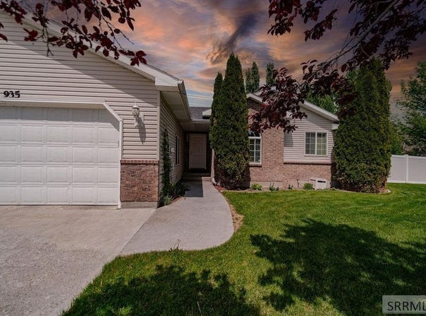 935 S Clara Court, Ammon, ID 83406