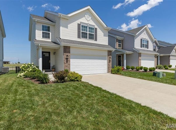 112 Baycrest Court, St Charles, MO 63301