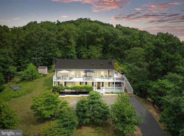 1390 APPLEWOOD DRIVE, FRONT ROYAL, VA 22630