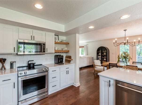 608 W Clanton Street, St Charles, IA 50240