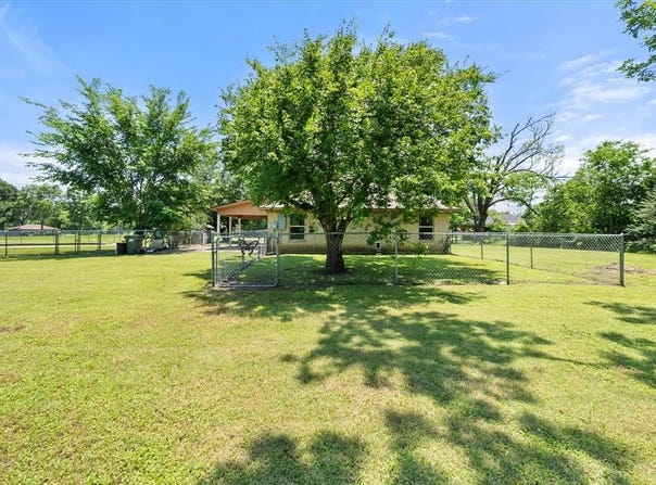 604 Donna Circle, Kerens, TX 75144
