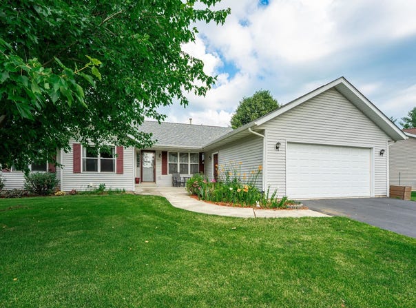 211 CARSON, POPLAR GROVE, IL 61065