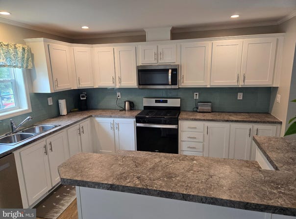 38 RUSTIC DRIVE, SHIPPENSBURG, PA 17257