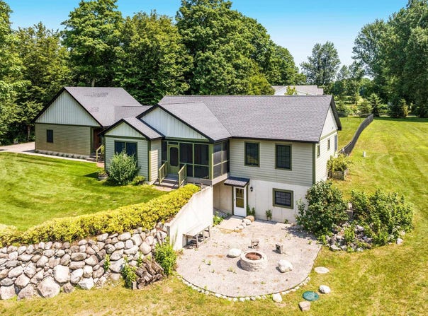 11300 E Brigadoon Lane, Suttons Bay, MI 49682