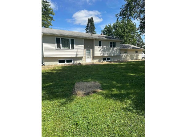 4717 Butterfield Road, Hudson, IA 50643
