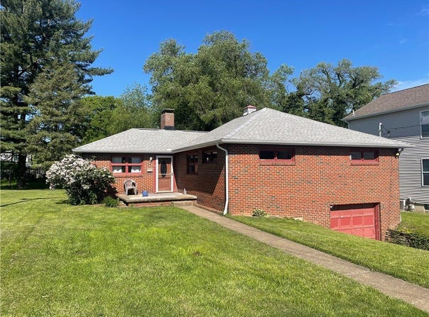 21 Country Club Boulevard, South Union Twp, PA 15401