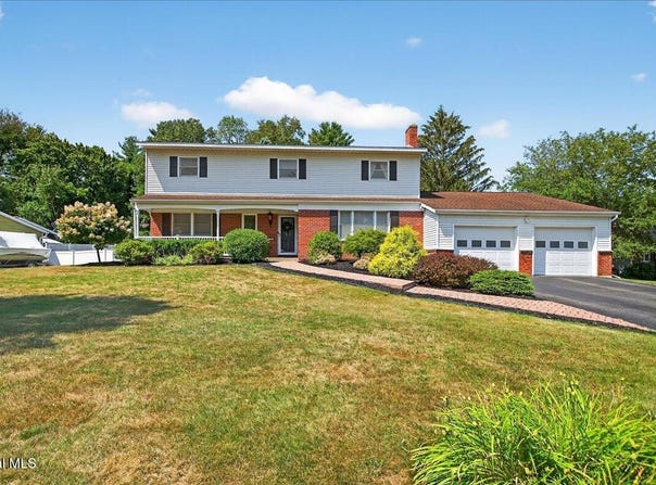 91 Appletree Lane, Clifton Park, NY 12065
