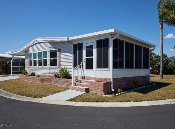 15 Ilex Street, Alva, FL 33920