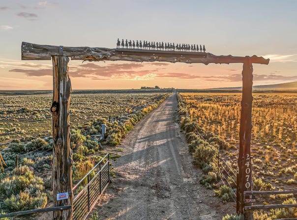 24070 Hwy 64 W, El Prado, NM 87529