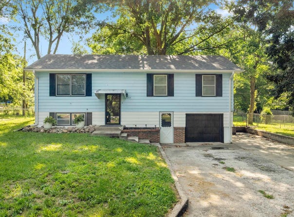 1205 S 9th Street, Clinton, MO 64735