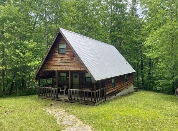 100 Buck Drive, Wellington, KY 40387