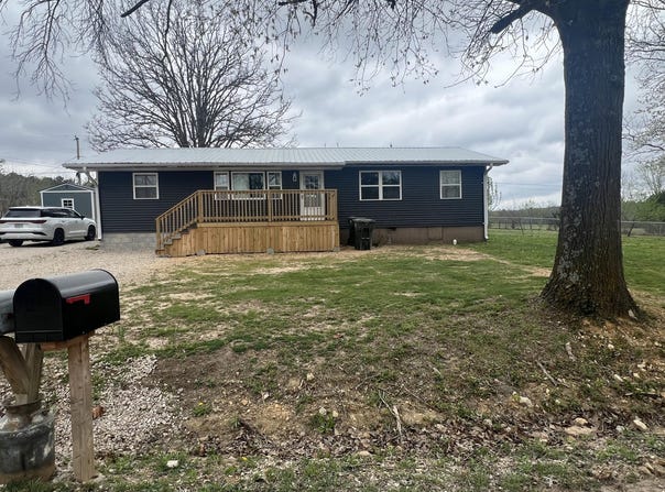 9077 Charles Drive, Birch Tree, MO 65438