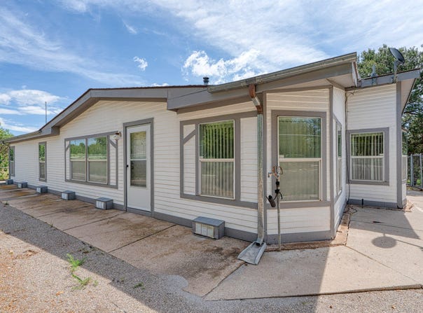 994 MOUNTAIN VALLEY Road, Edgewood, NM 87015