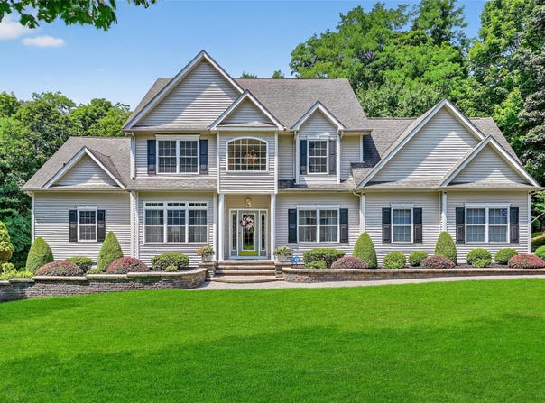 11 Arrowhead Court, Balmville, NY 12550