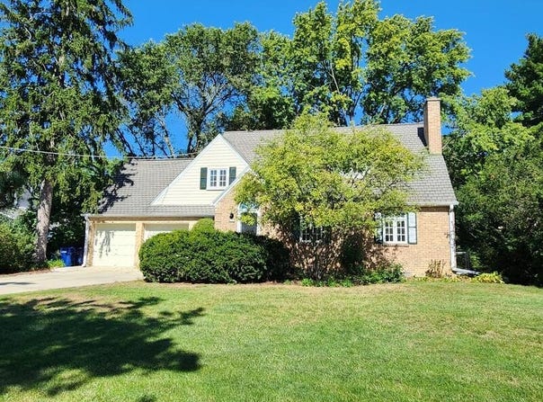 1828 E Lincoln Avenue, Des Plaines, IL 60018