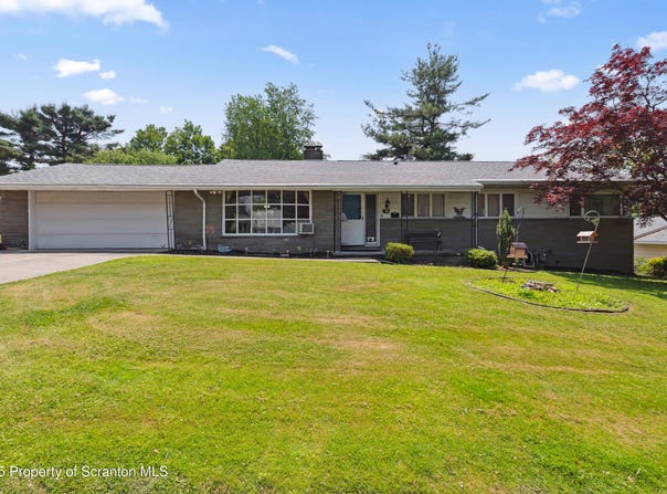 15 Hall Avenue, Clarks Green, PA 18411