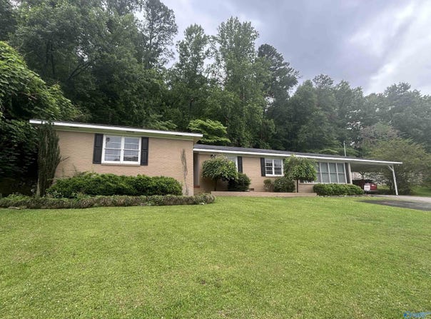 516 Country Club Drive, Gadsden, AL 35901
