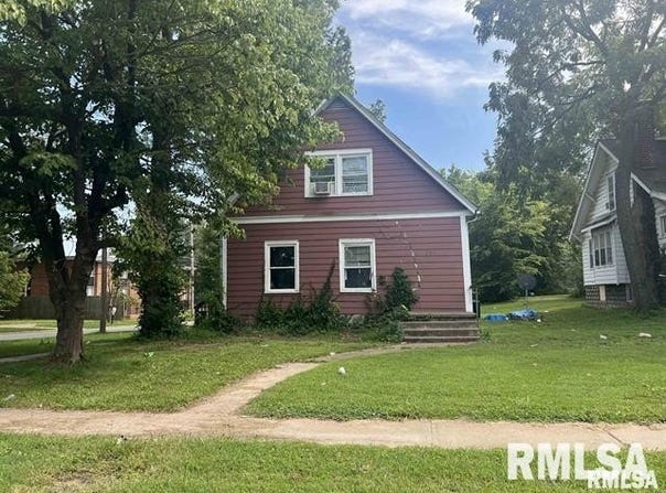 701 & 703 W COLLEGE Street, Carbondale, IL 62901