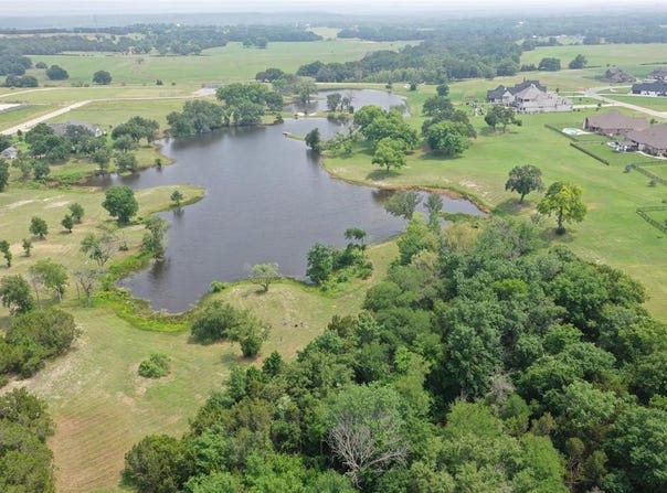 512 Lydia Lane, Granbury, TX 76049