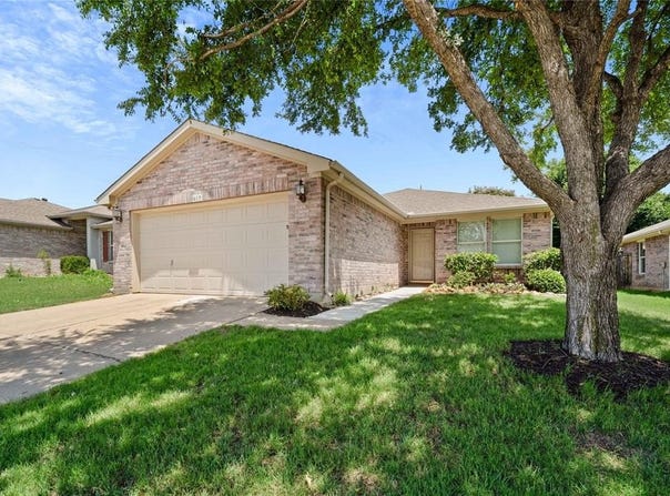 1617 Brookstone Drive, Little Elm, TX 75068