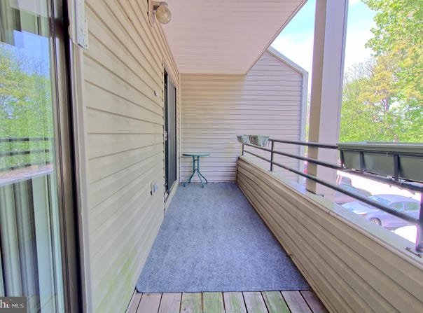 8009 GREENSPRING WAY, OWINGS MILLS, MD 21117