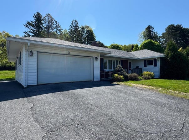 3 Hillside Street, Presque Isle, ME 04769