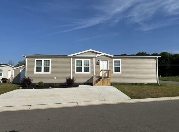 3300 Strauss Court, Jackson, MI 49201